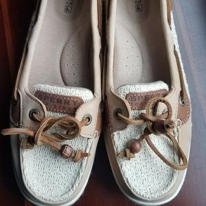 Sperry Top Sider ladies size 7 shoes.